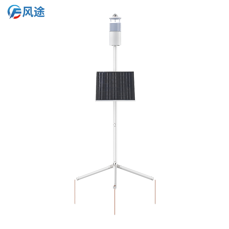 戰(zhàn)場中，碳纖維氣象站實時記錄氣象因素